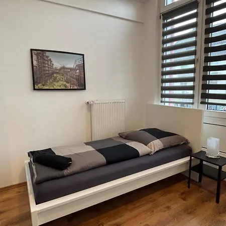 Four Boardinghouse Mit Parkplatz, Kueche, Waschmaschine Und Trockner 3*