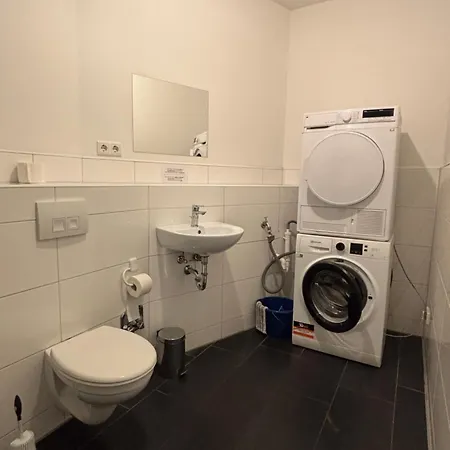 Four Aparhotel Mit Parkplatz, Kueche, Waschmaschine Und Trockner