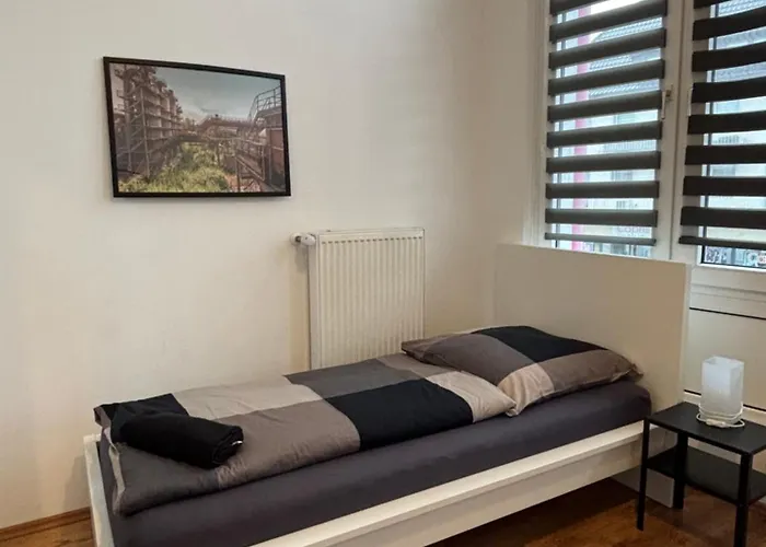 Four Boardinghouse Mit Parkplatz, Kueche, Waschmaschine Und Trockner 3*