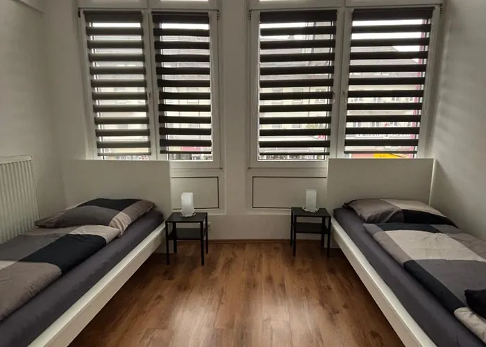 Four Boardinghouse Mit Parkplatz, Kueche, Waschmaschine Und Trockner 3*