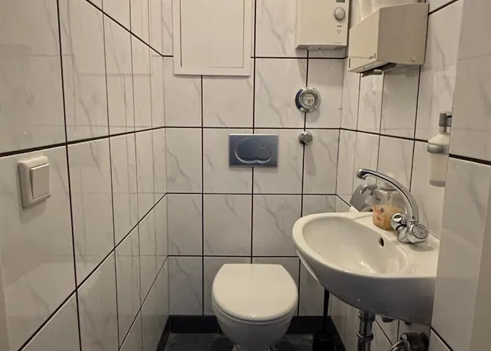 Lejlighedshotel Four Boardinghouse Mit Parkplatz, Kueche, Waschmaschine Und Trockner 3*