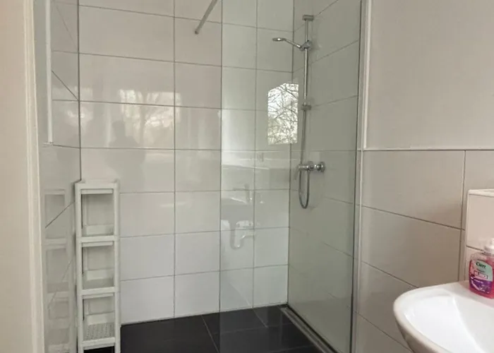 Four Boardinghouse Mit Parkplatz, Kueche, Waschmaschine Und Trockner